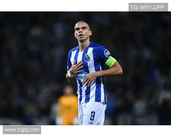 近三年退役的足球球星们：从绿茵场到新人生的转变与挑战